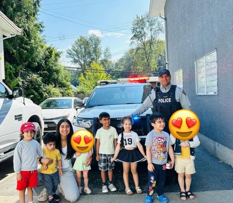 Kids Smiling with cops